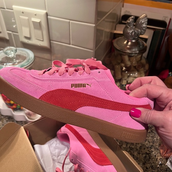 Puma Vibrant Pink Suede Shoes with Red Stripe - Picture 3 of 7
